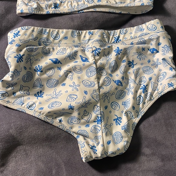 Australian Cotton On white & blue shell bikini - Picture 6 of 9